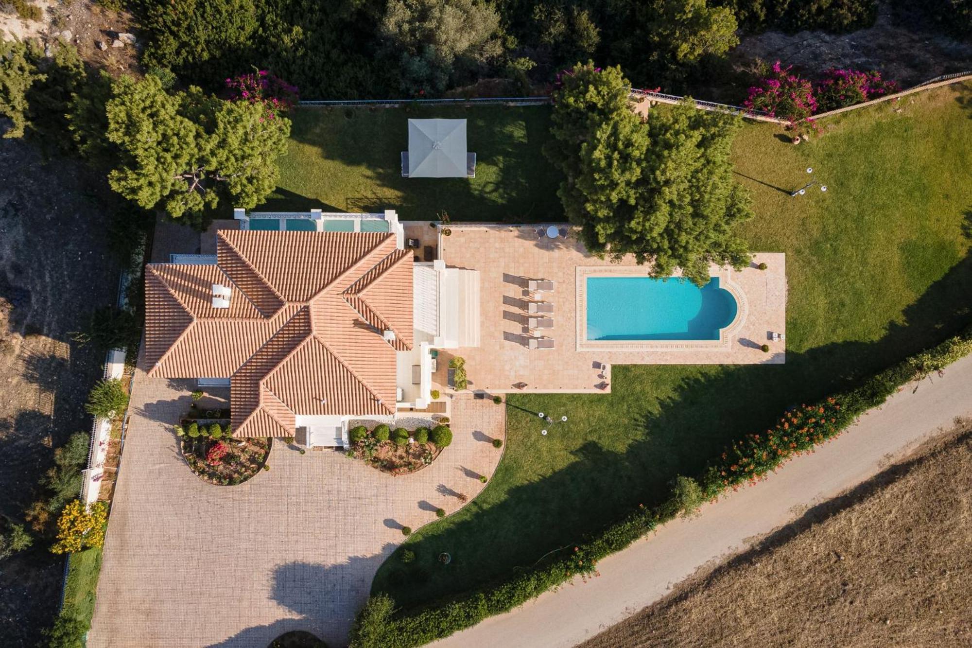 Villa Fantasia Isthmia Bagian luar foto
