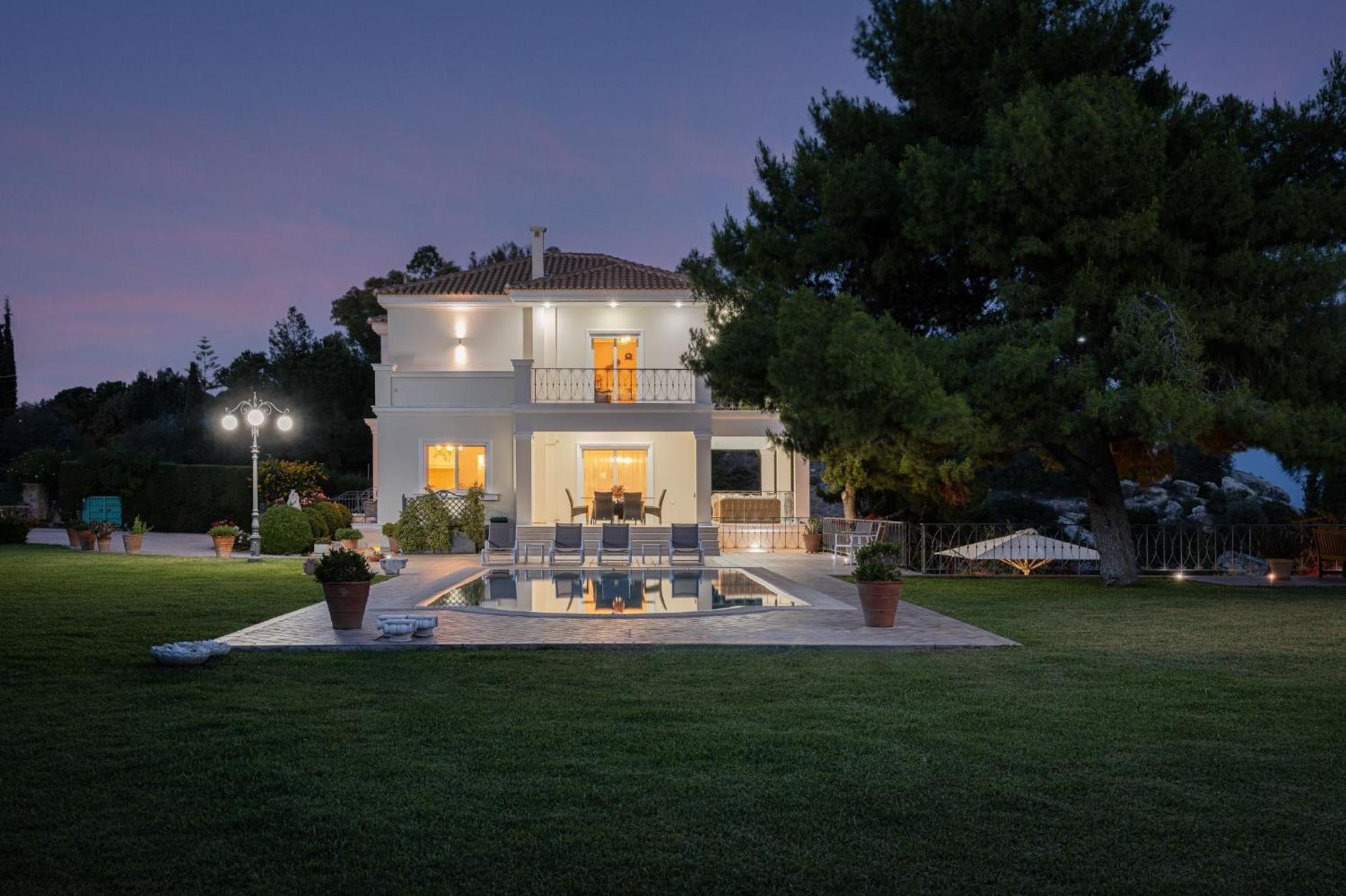 Villa Fantasia Isthmia Bagian luar foto