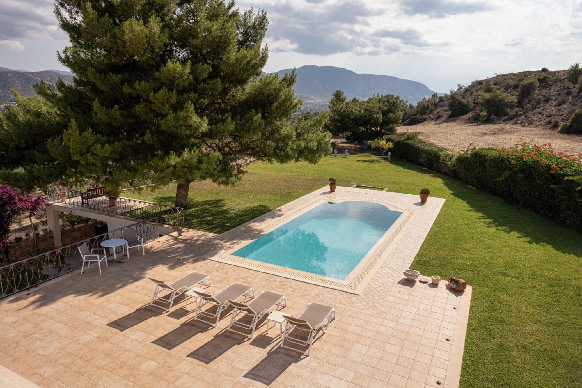 Villa Fantasia Isthmia Bagian luar foto