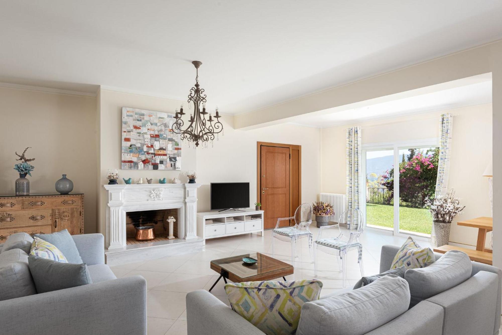 Villa Fantasia Isthmia Bagian luar foto