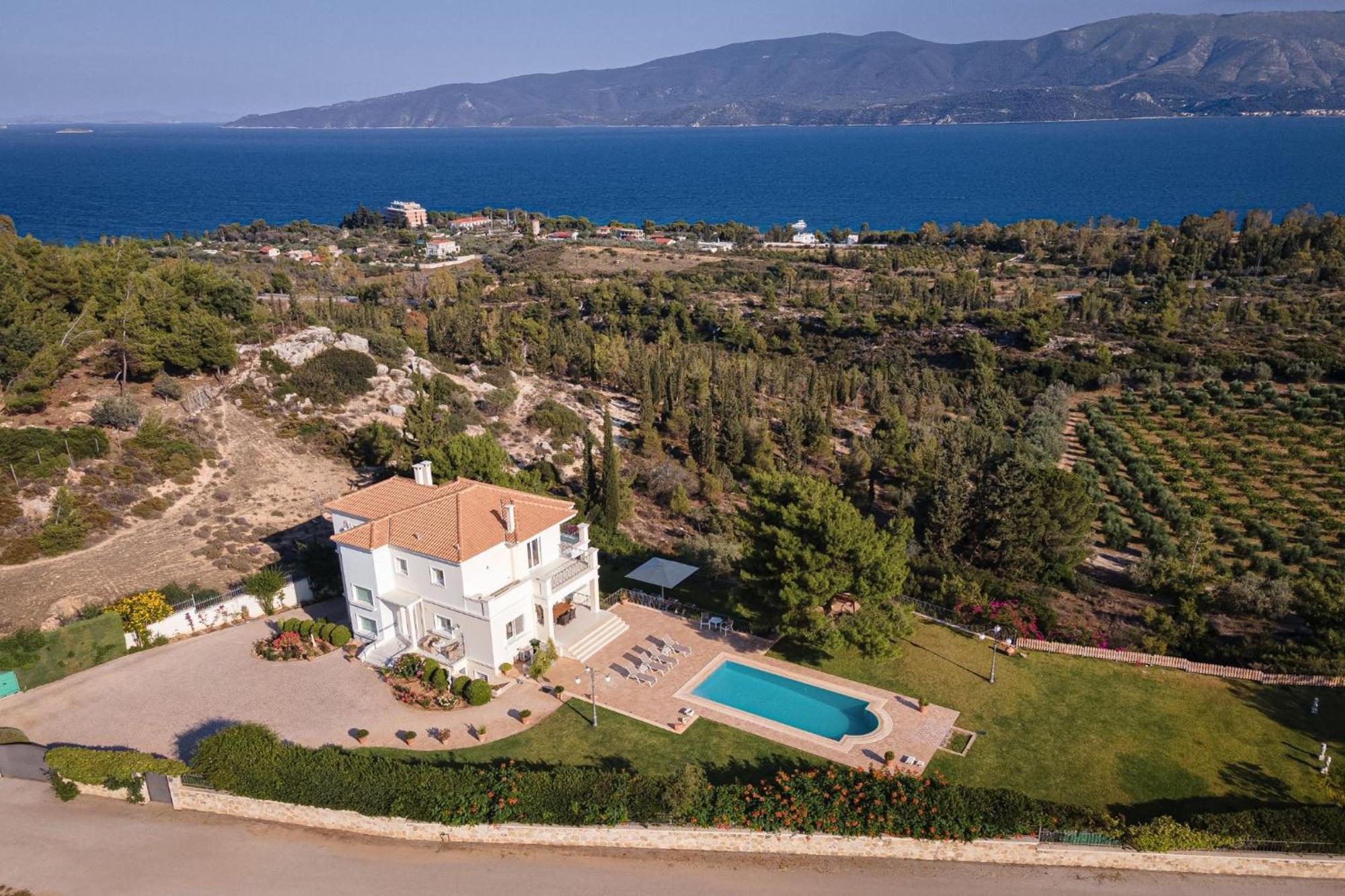 Villa Fantasia Isthmia Bagian luar foto