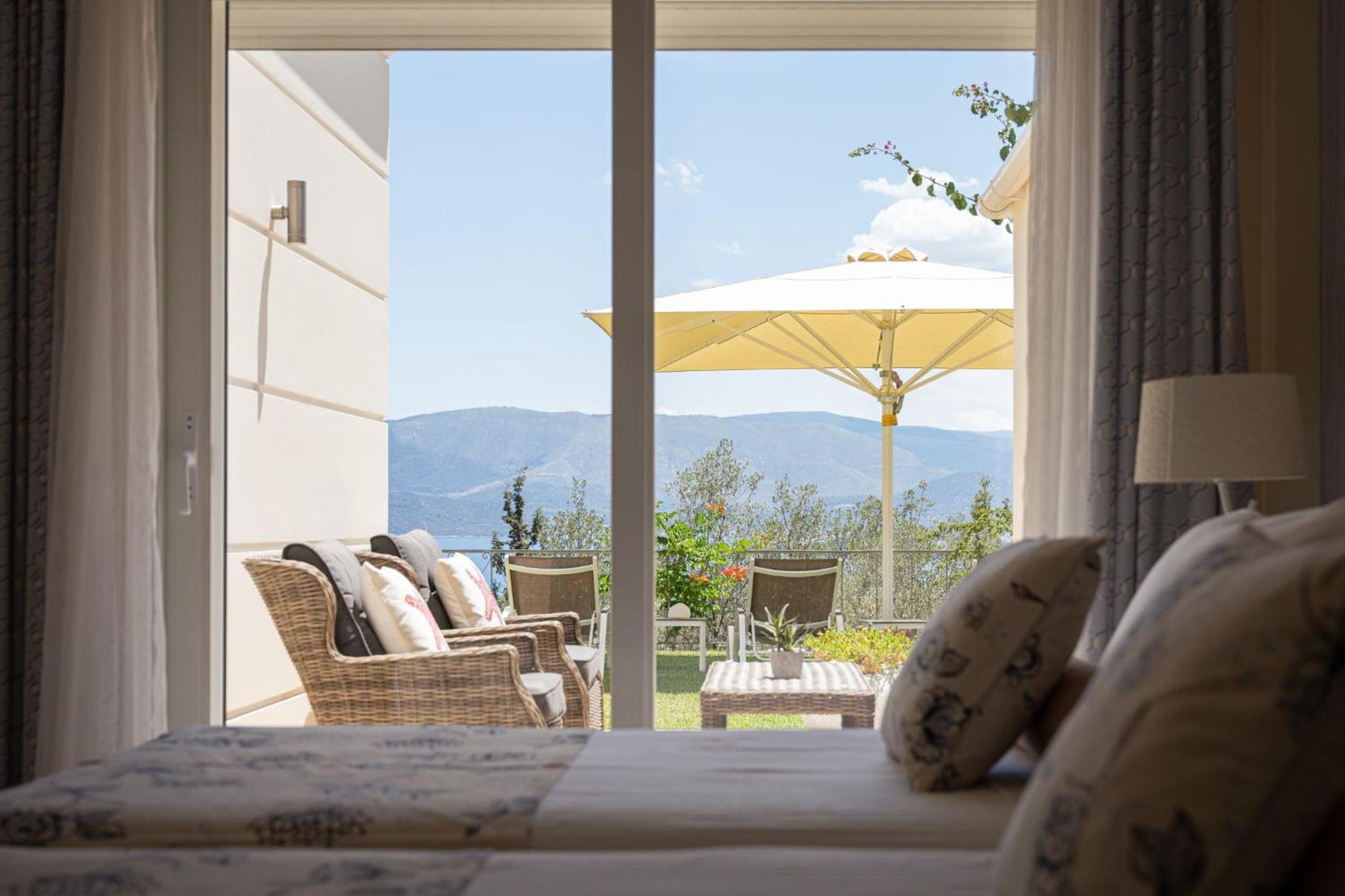 Villa Fantasia Isthmia Bagian luar foto