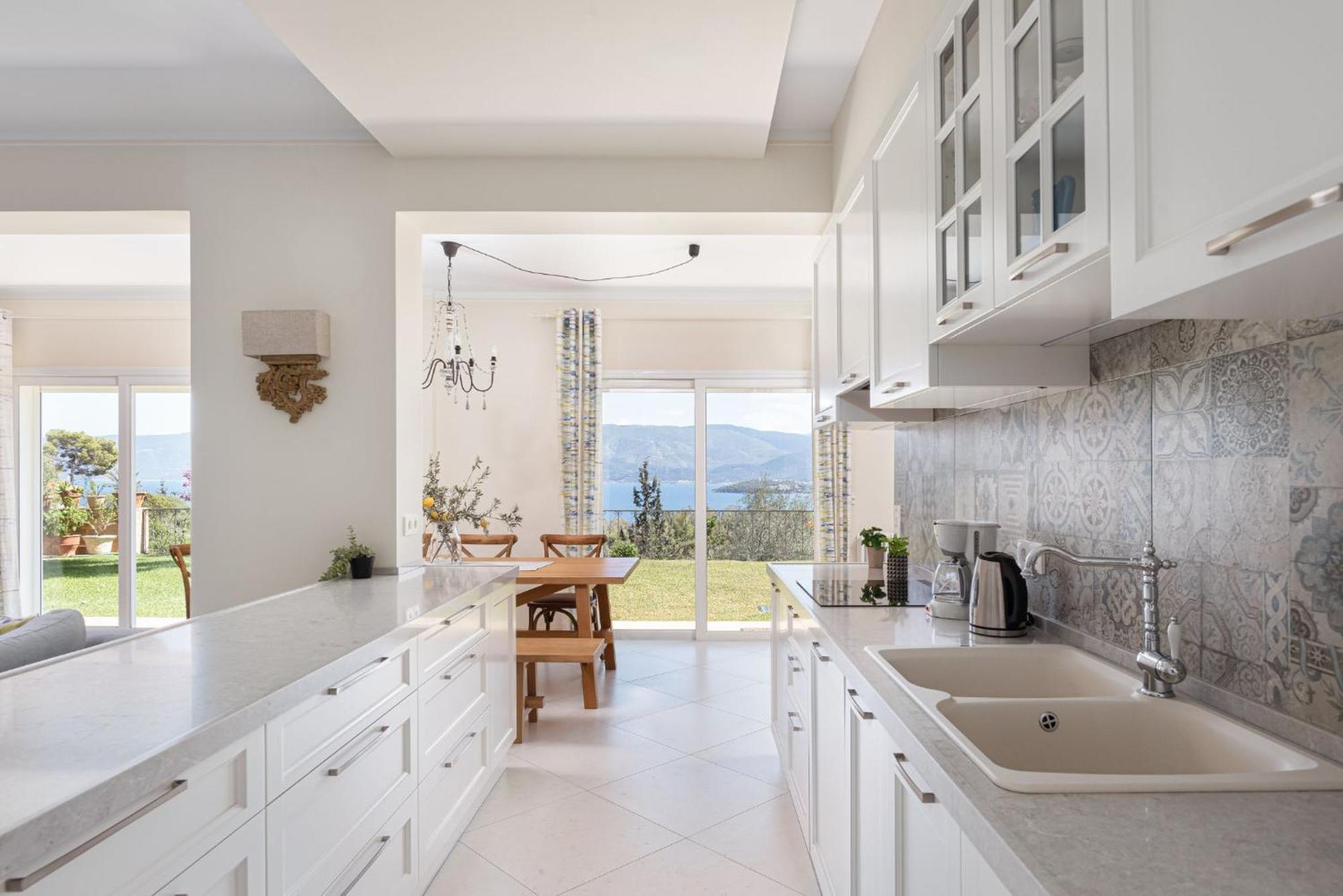 Villa Fantasia Isthmia Bagian luar foto