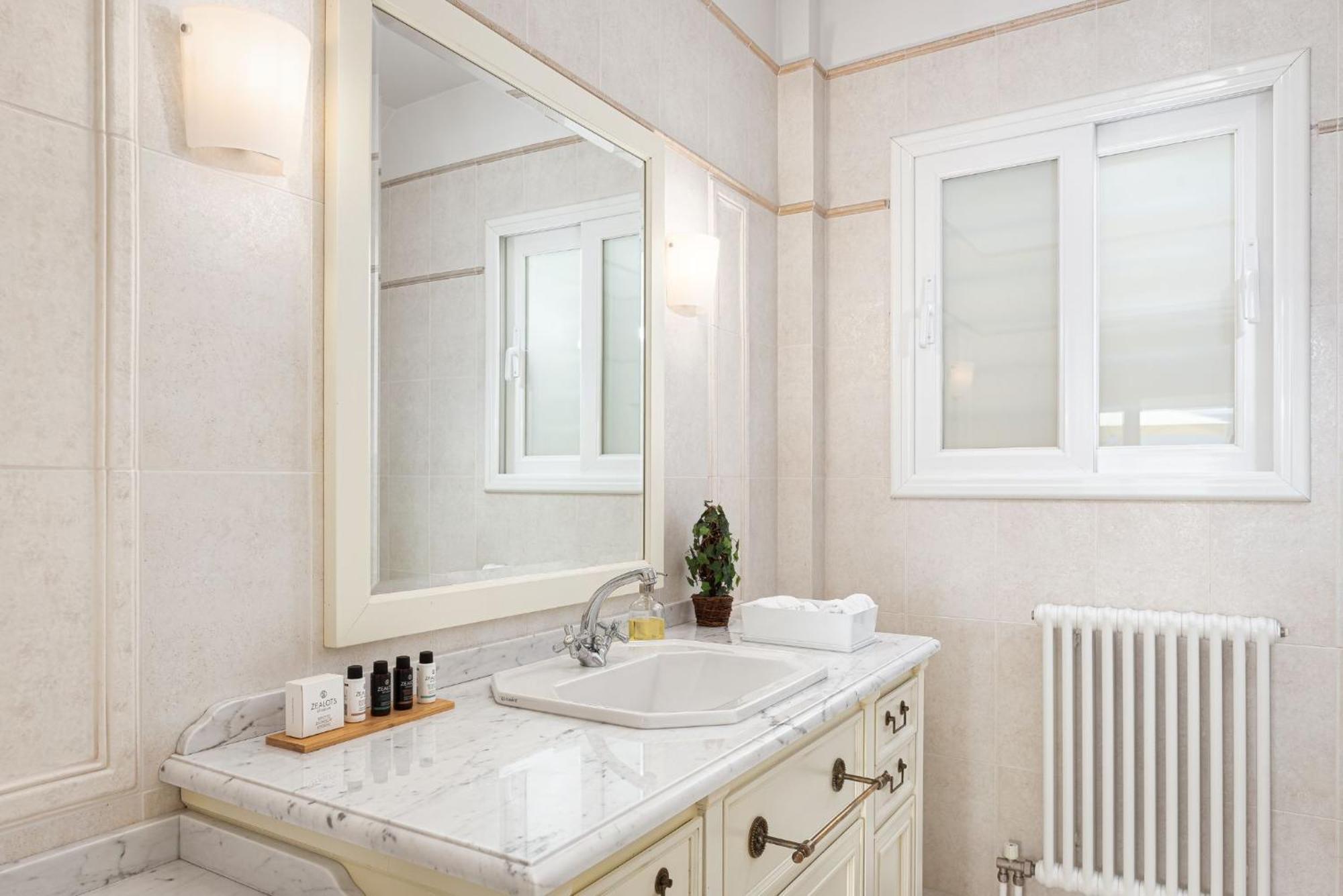 Villa Fantasia Isthmia Bagian luar foto