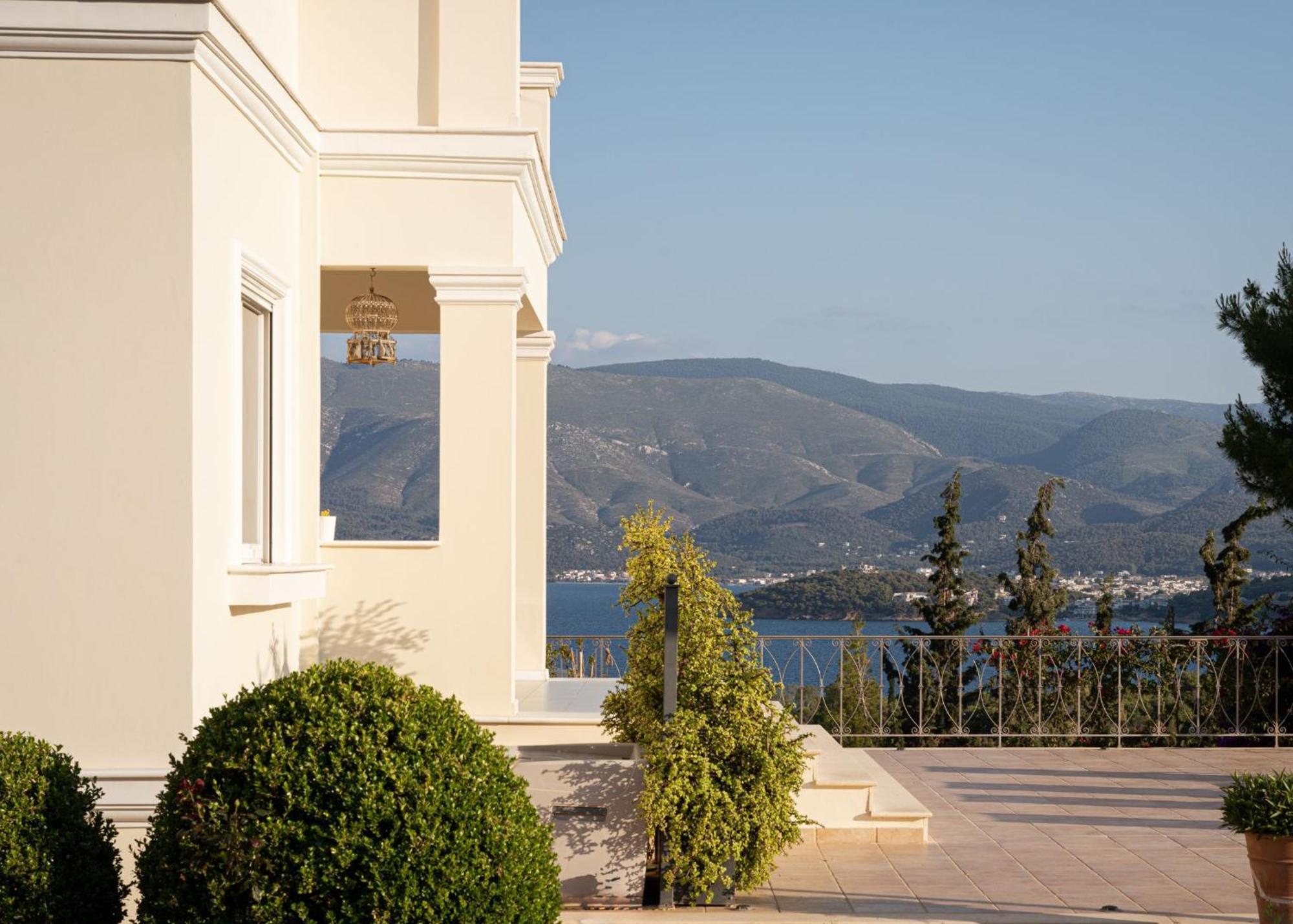 Villa Fantasia Isthmia Bagian luar foto