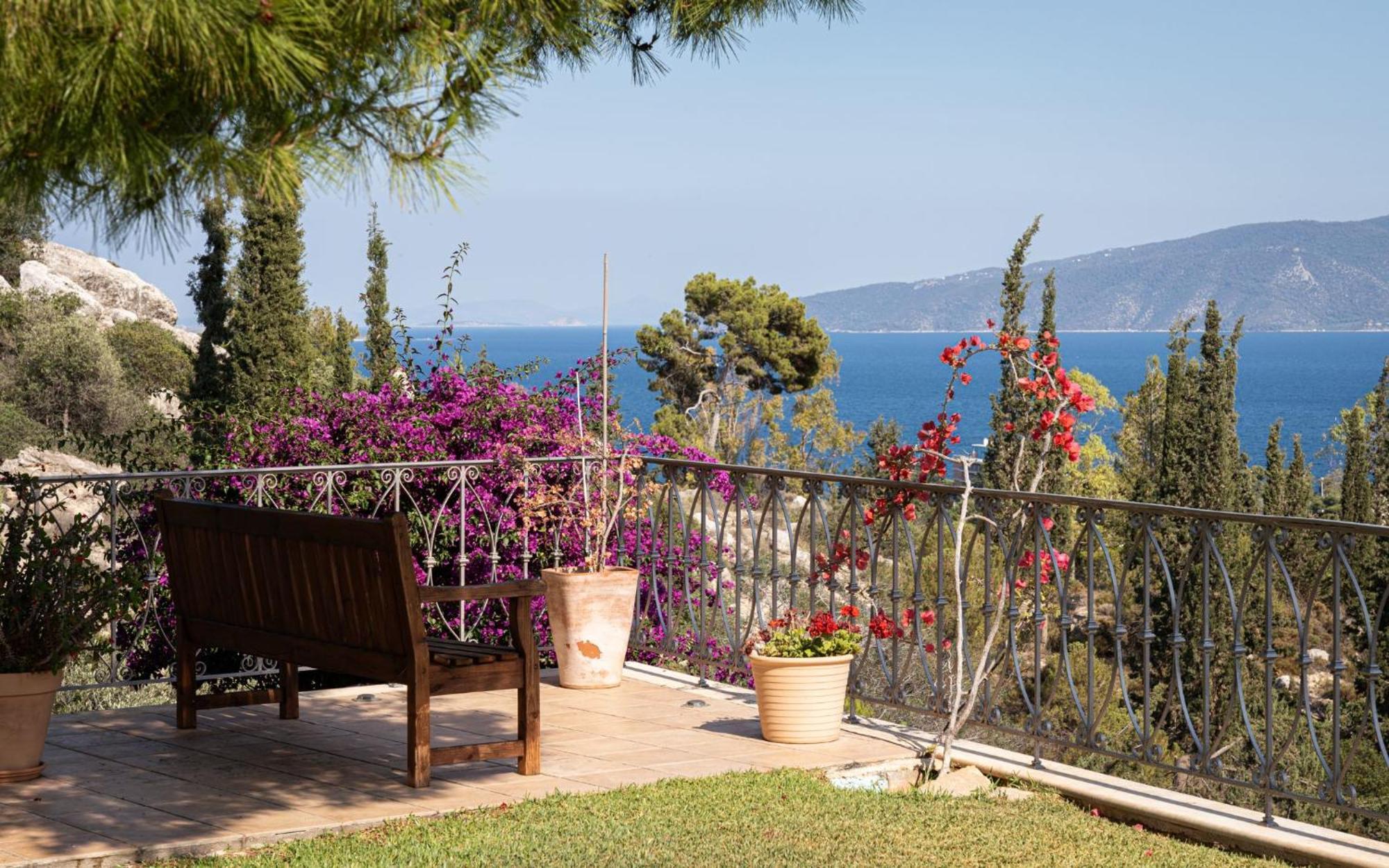 Villa Fantasia Isthmia Bagian luar foto